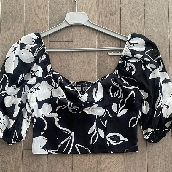 Dynamite Tops - Floral Black and White Women's Crop Blouse